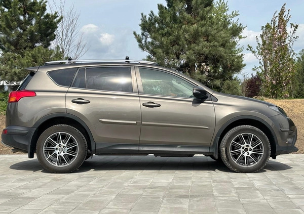 Toyota RAV4 cena 59900 przebieg: 235000, rok produkcji 2013 z Stąporków małe 106